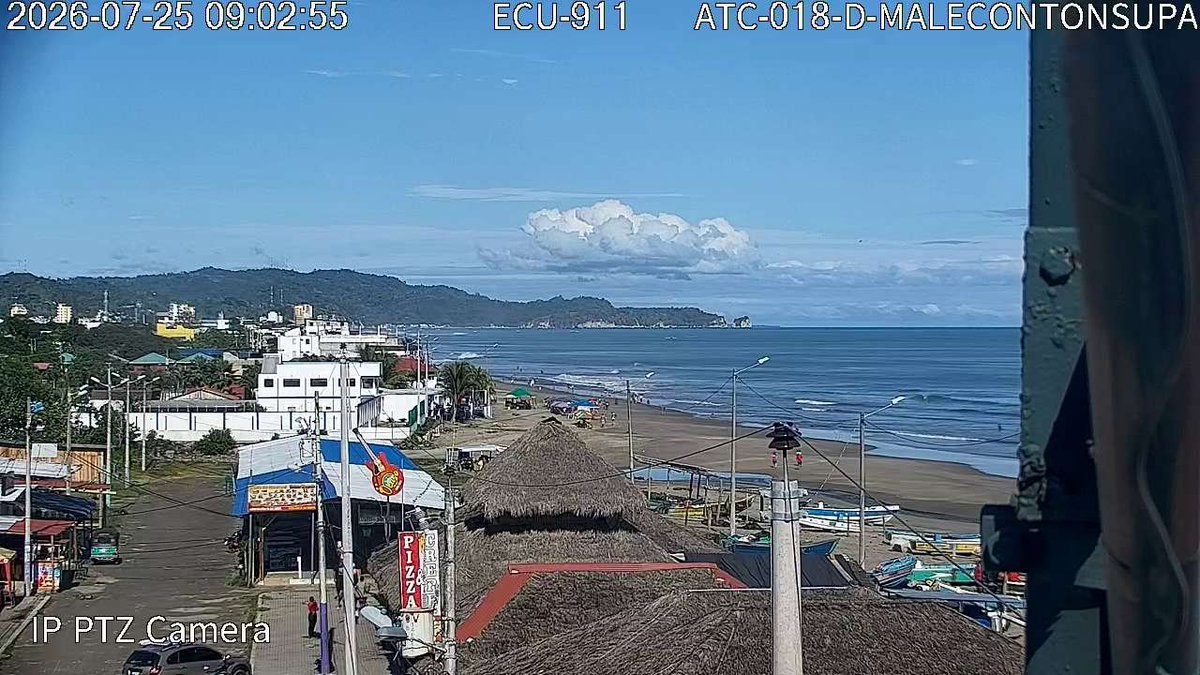 ecu911Ibarra's tweet photo. 📍 #Atacames | Desde el #VideovigilanciaECU911 se mantiene el monitoreo permanente de los principales balnearios de la provincia de Esmeraldas.

🌊 Al momento, se registra una afluencia media de turistas en la playa de Atacames. Si visitas este balneario, respeta la señalización y sigue las recomendaciones de los organismos de respuesta para contribuir a una jornada segura.

📞 #LíneaÚnicaParaEmergencias 9-1-1