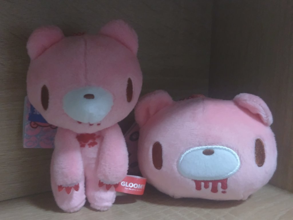 syaaan_609's tweet photo. そうだよ。閉店時間ギリギリだったから2個買ったんだよ。選ぶ時間が無かったから仕方がなかったんだよ。かわいいね。 https://t.co/iKsDJLPdGi