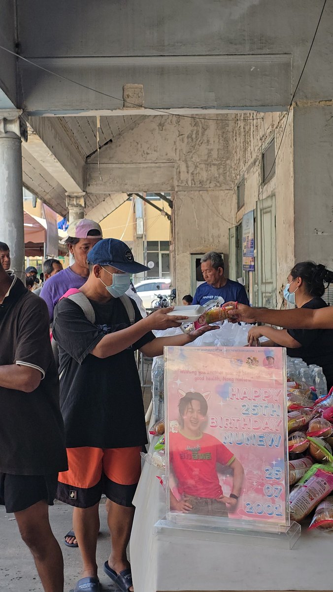 ZeeNunew_BR's tweet photo. 📸 More photos from our charity project are now available here! 💙

We’re truly happy to have had the opportunity to help people, even in a small way, in his name. Thank you to everyone who supported this project and helped make it possible. We hope you enjoy looking back on these special moments. 🥹✨

NUNEW 25th BDAY
#25HBDNuNew