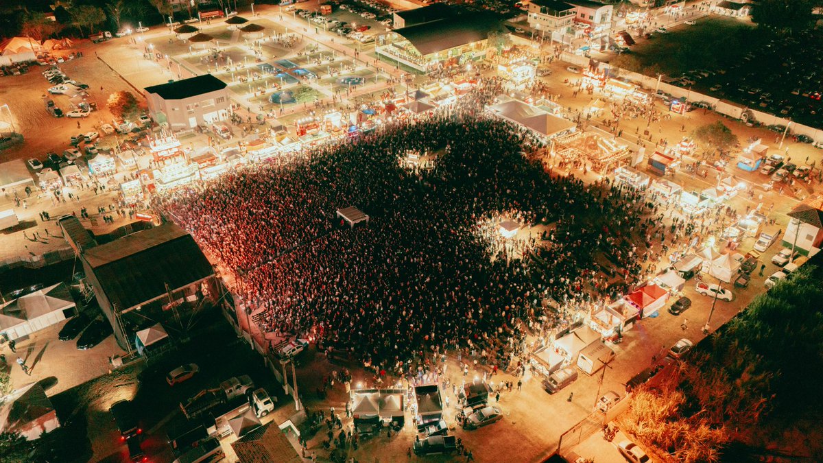 Maraisa's tweet photo. Gratidão a todos de Cardoso Moreira-RJ, que lotaram a arena e tornaram o nosso show inesquecível. A energia e a entrega de vocês foram simplesmente incríveis!!♥️🎶 https://t.co/7ClCSD80JF