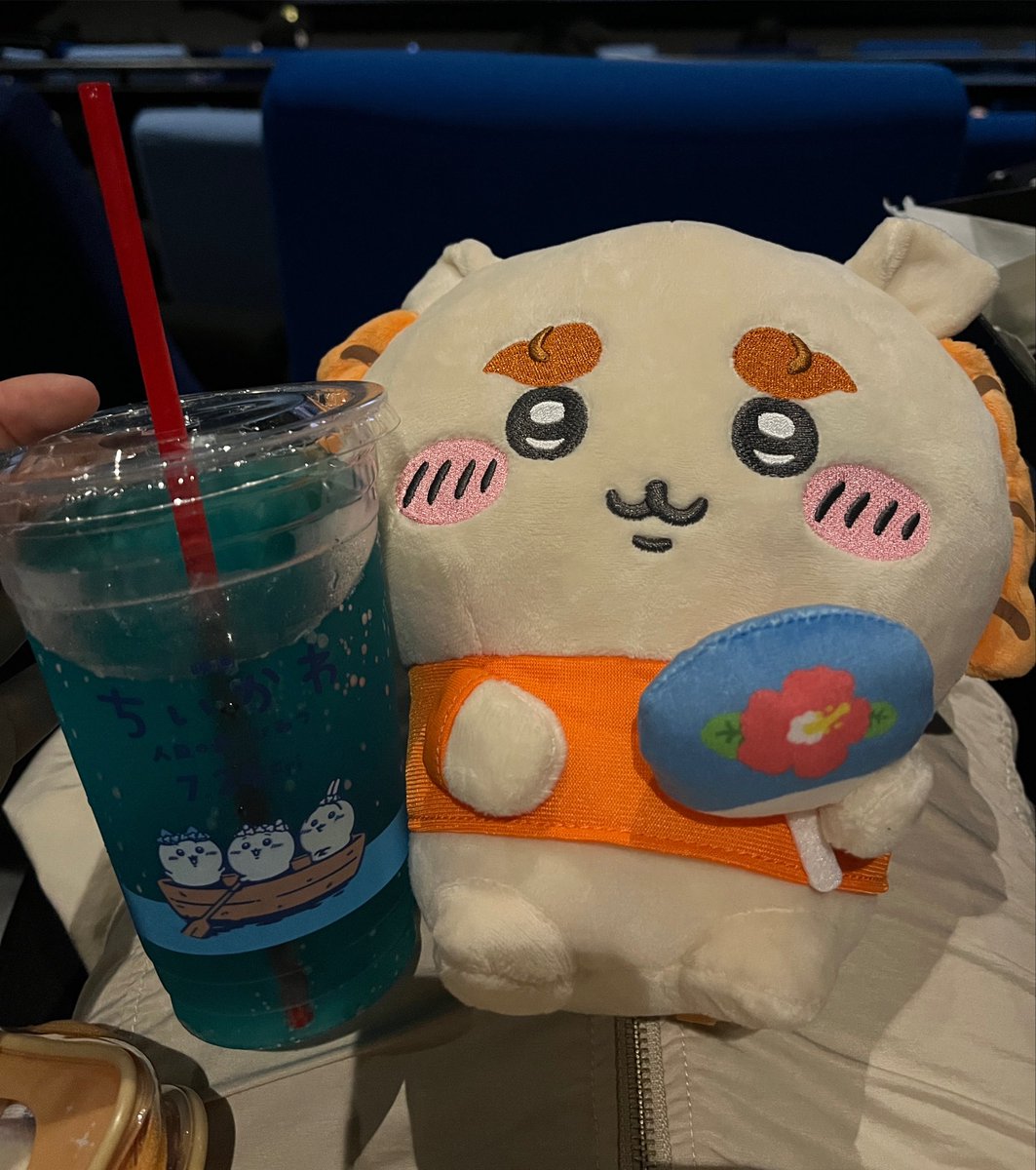 OxvJs's tweet photo. 2回目鑑賞🏝️
帰りエレベーターでシーサーバッグ褒められて嬉しいでーす！ https://t.co/mxSLzG84pv