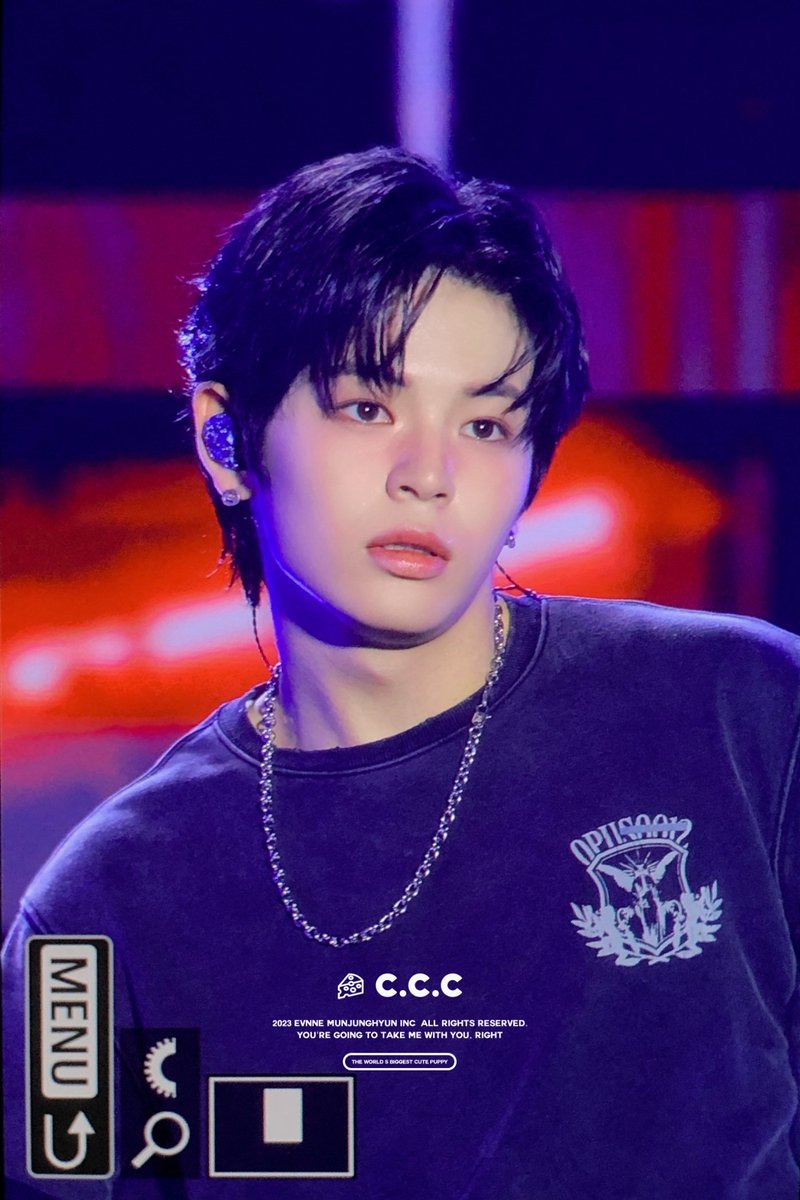 cccake_jh's tweet photo. 260725 보령이 뒤집어지셨다 #이븐 #EVNNE #문정현 #MUNJUNGHYUN https://t.co/PfQrYNuJKM