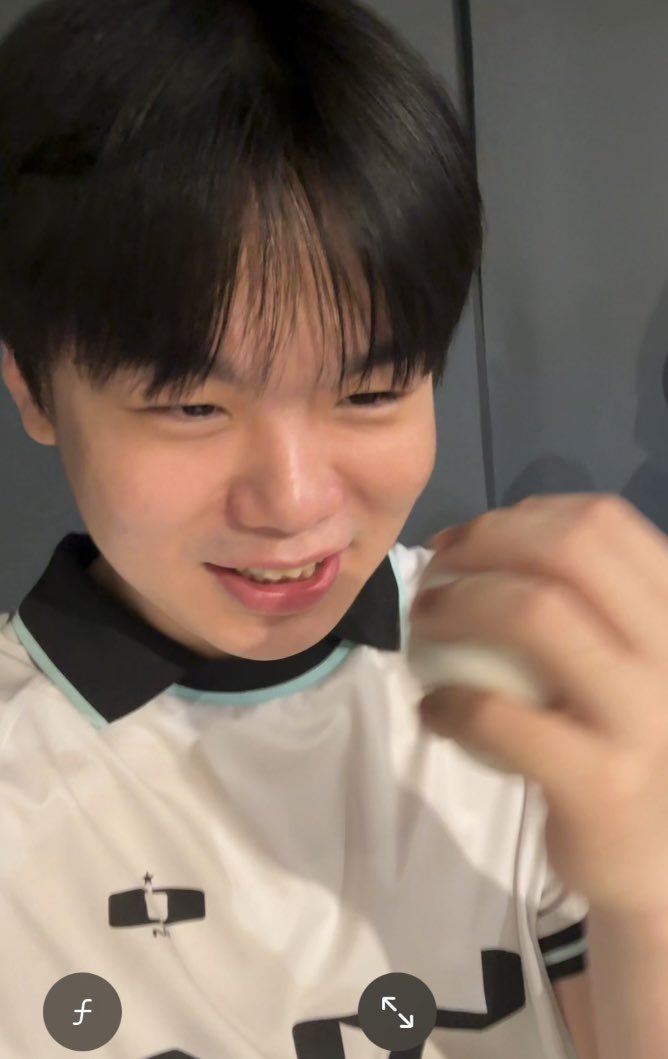 only_smash_'s tweet photo. 부히힛 https://t.co/DzFSFs6bbx
