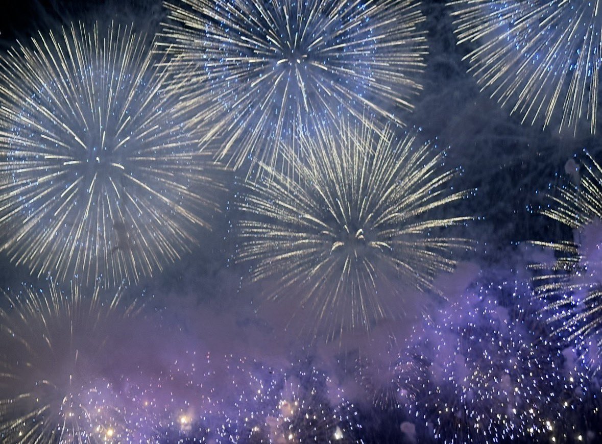 KeikoHiwa's tweet photo. いつか見た花火 https://t.co/kOnfD6dbM2