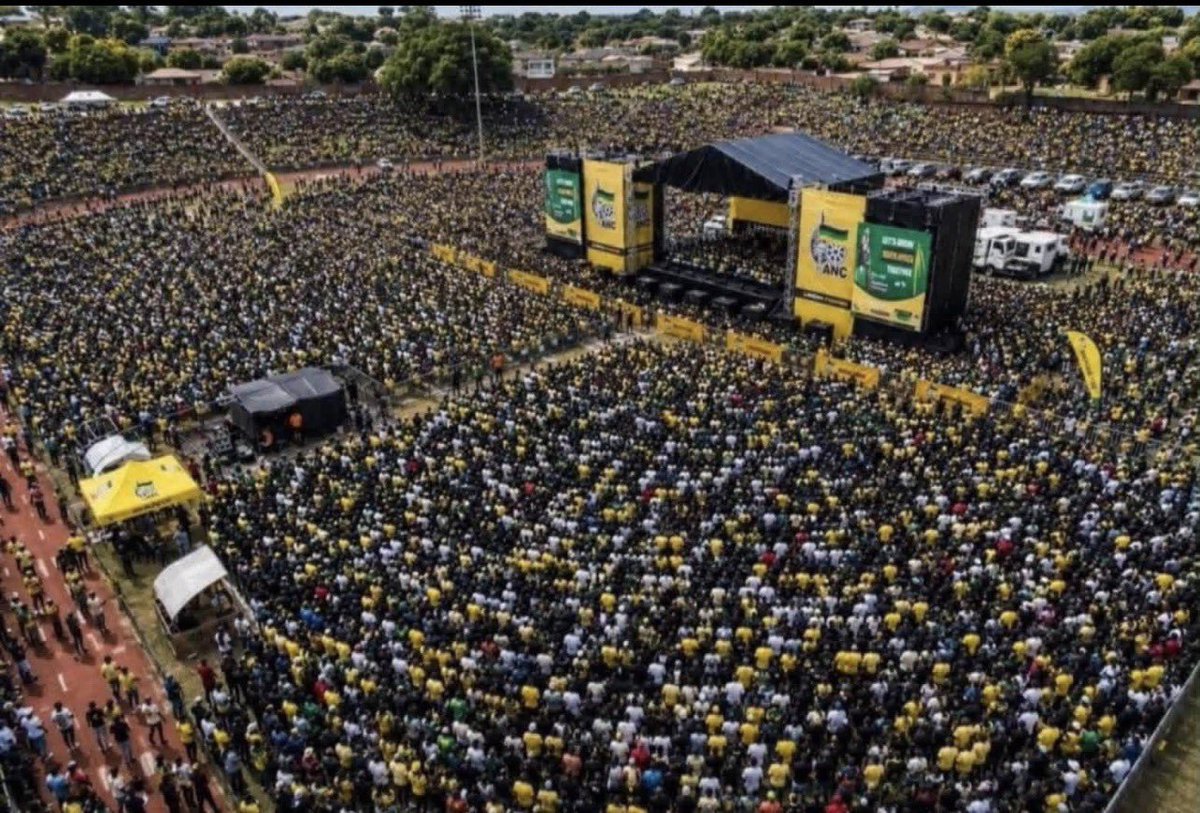 ramalokot's tweet photo. "Thohoyandouuuuuuu...." ~ Mpho Nefale https://t.co/o0WAUo1ixY