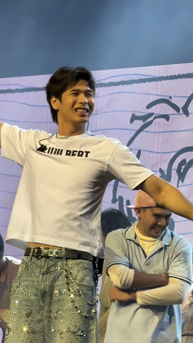 iyakniarkin's tweet photo. Yung iyak koooooo akala mo pamilya!!! Suportado kita sa lahat bestie @itswilbertross mahal kitaaaaa 😭😭😭😭 https://t.co/fBn1MWyApW