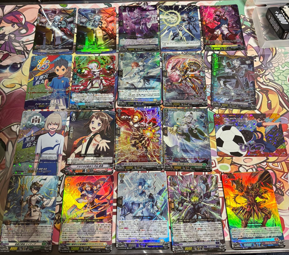 pantalonehodg's tweet photo. 子供と一緒に5パック選んで楽しんできました。
イナイレ以外はあまり知らないテーマだらけでしたが、その中でもまさかやってない時代の香澄が入っているとはw https://t.co/sS3MO9x0sK