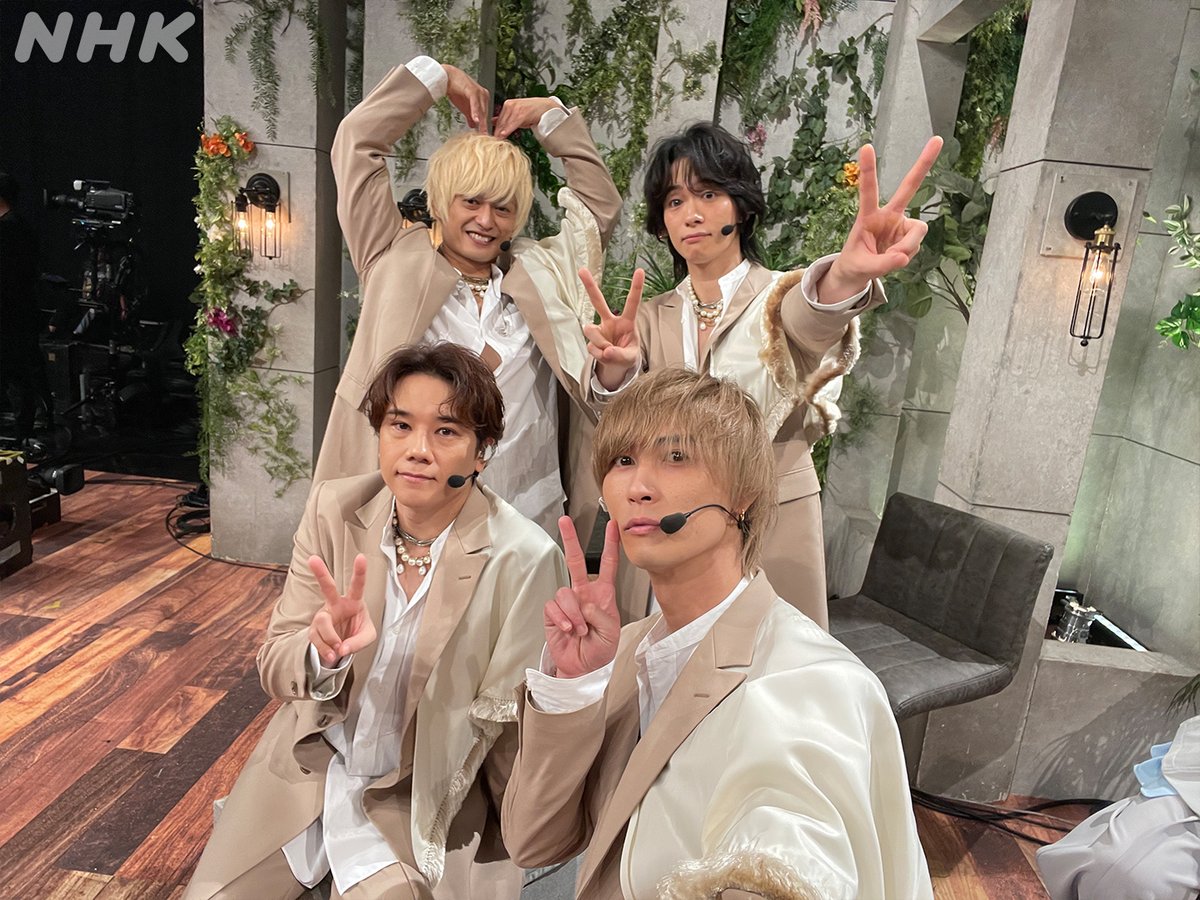 nhk_venue101's tweet photo. 📺#Venue101 NOW ON AIR✨

🪄#ABCZ / #マジマジック 🪄

放送は同時配信中👇
スマホでも見られます📱
https://t.co/otY9txnbbZ

✅オリエンタルな世界観 あやしくエネルギッシュなダンスに注目 https://t.co/ymSlXmkWfl