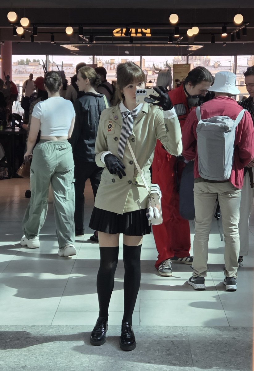 Alista_r's tweet photo. My fem Akechi cosplay at today's con! https://t.co/CtsVrnlCzn