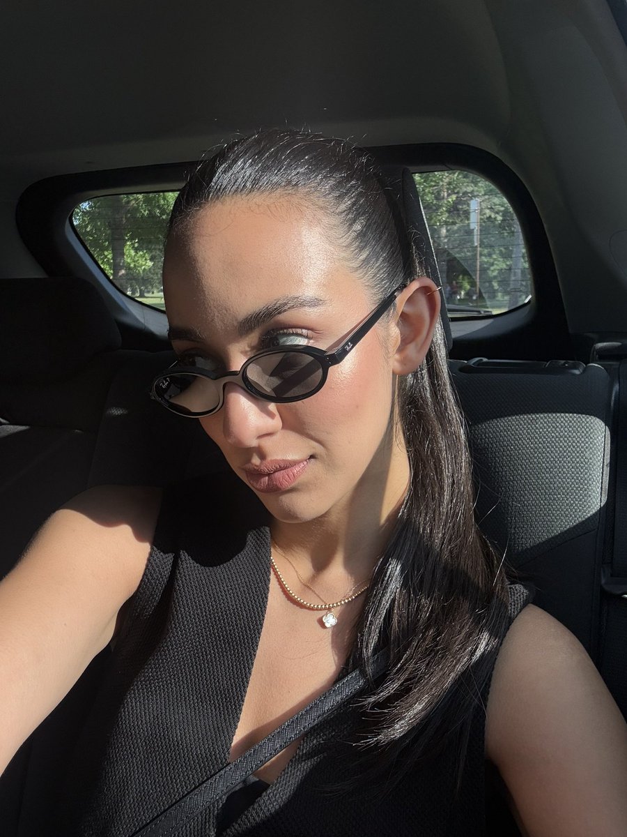 Sara tweet media