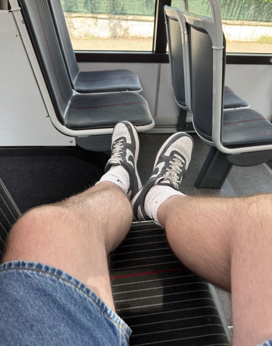 exholove's tweet photo. Legs out for the French boys https://t.co/xiCgM6PfyN