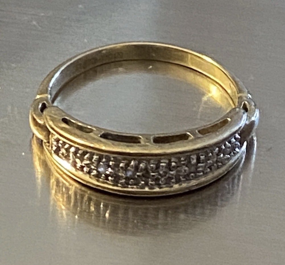 Vintage0Antique's tweet photo. Check out #Vintage #Hallmarked 9ct Yellow #Gold 8 #Diamond #Ring U.K. size J 1.81g https://t.co/M74Bmhv6Og #eBay via @eBay_UK https://t.co/KeoVwcGVuT