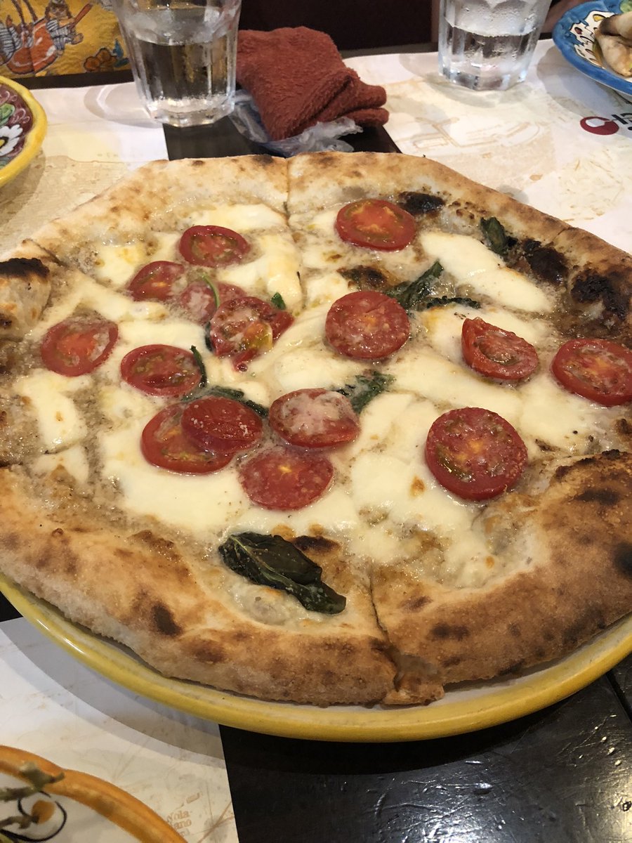 oogamikakeru's tweet photo. ピザも前菜もドルチェピザも美味しくて明日からの活力を充分に蓄えれた時間でしたー！
やるぞやるぞやるぞー！(色々とw) https://t.co/4iPFfEzVGh