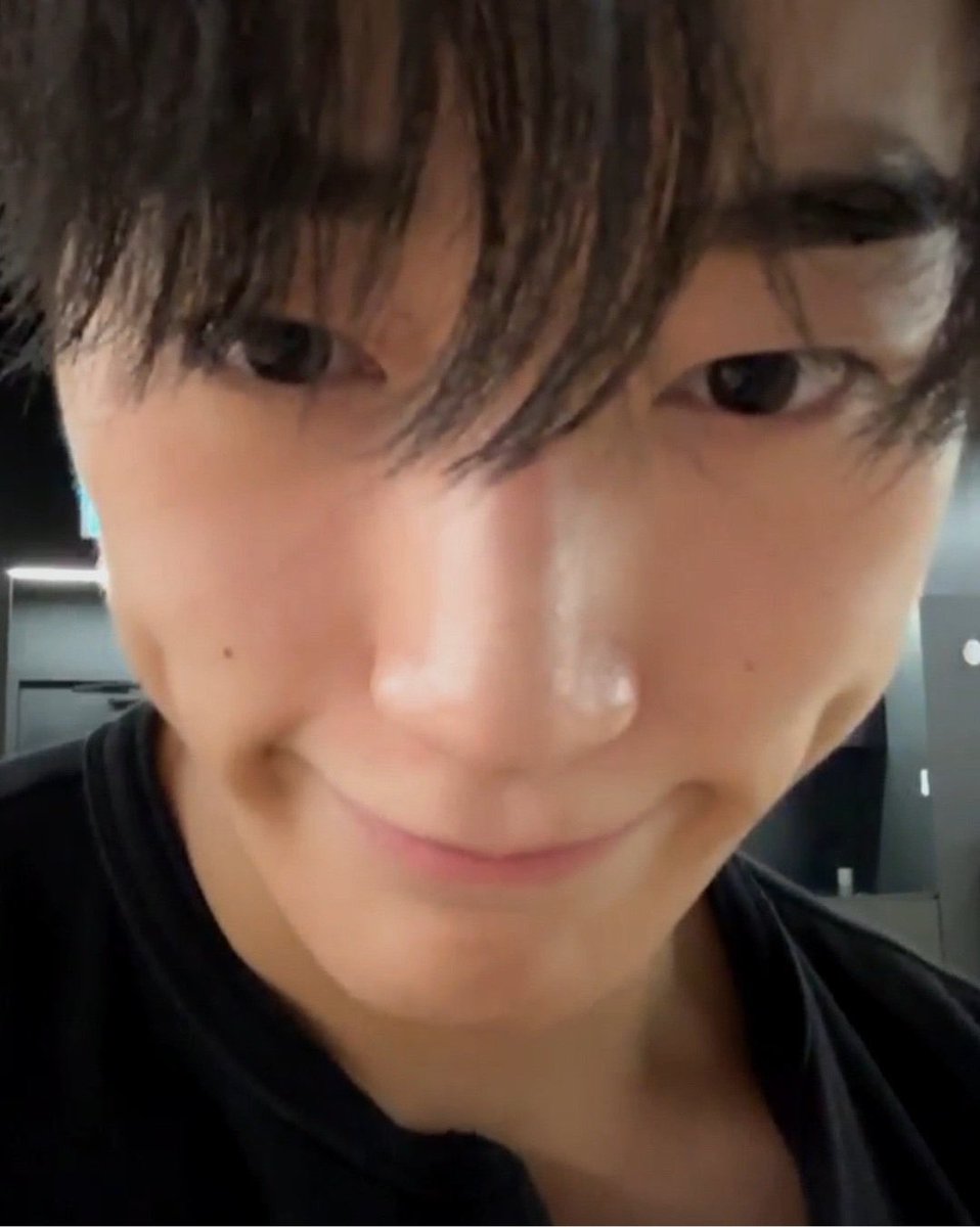 heartinsani's tweet photo. HE IS SO SANI 😭😭😭😭😭😭😭😭 https://t.co/jry5VbS7HE