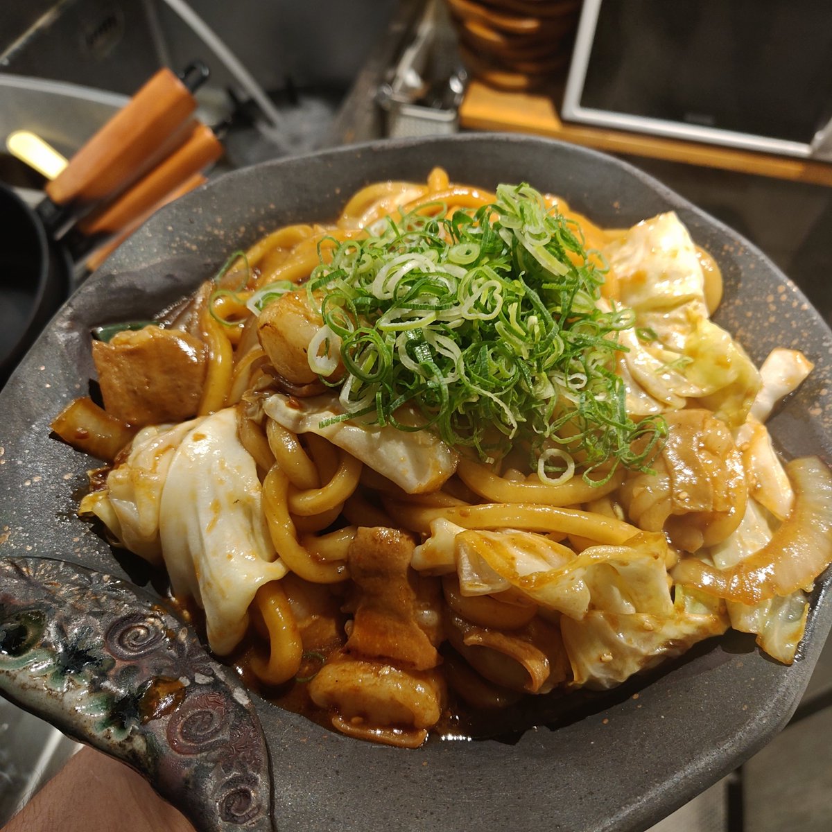 usagitogeko's tweet photo. アークには少し早いですが、アーク中のお夜食にホルモンうどんをどうぞー https://t.co/Np8XWoh3v0