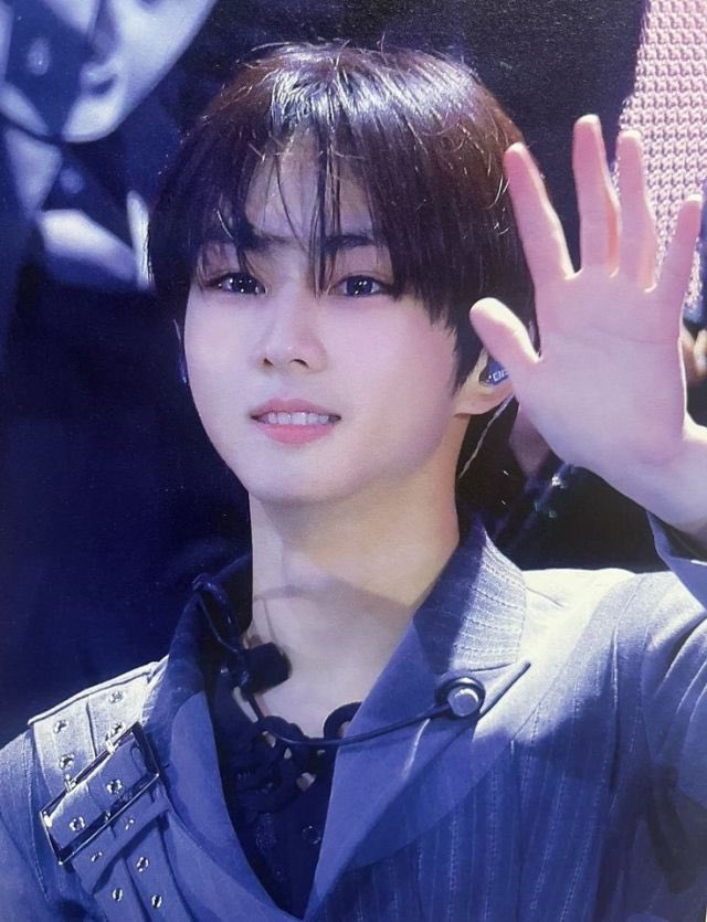 wonkyuti's tweet photo. jungwon pretty crier https://t.co/lMUO32N0sM