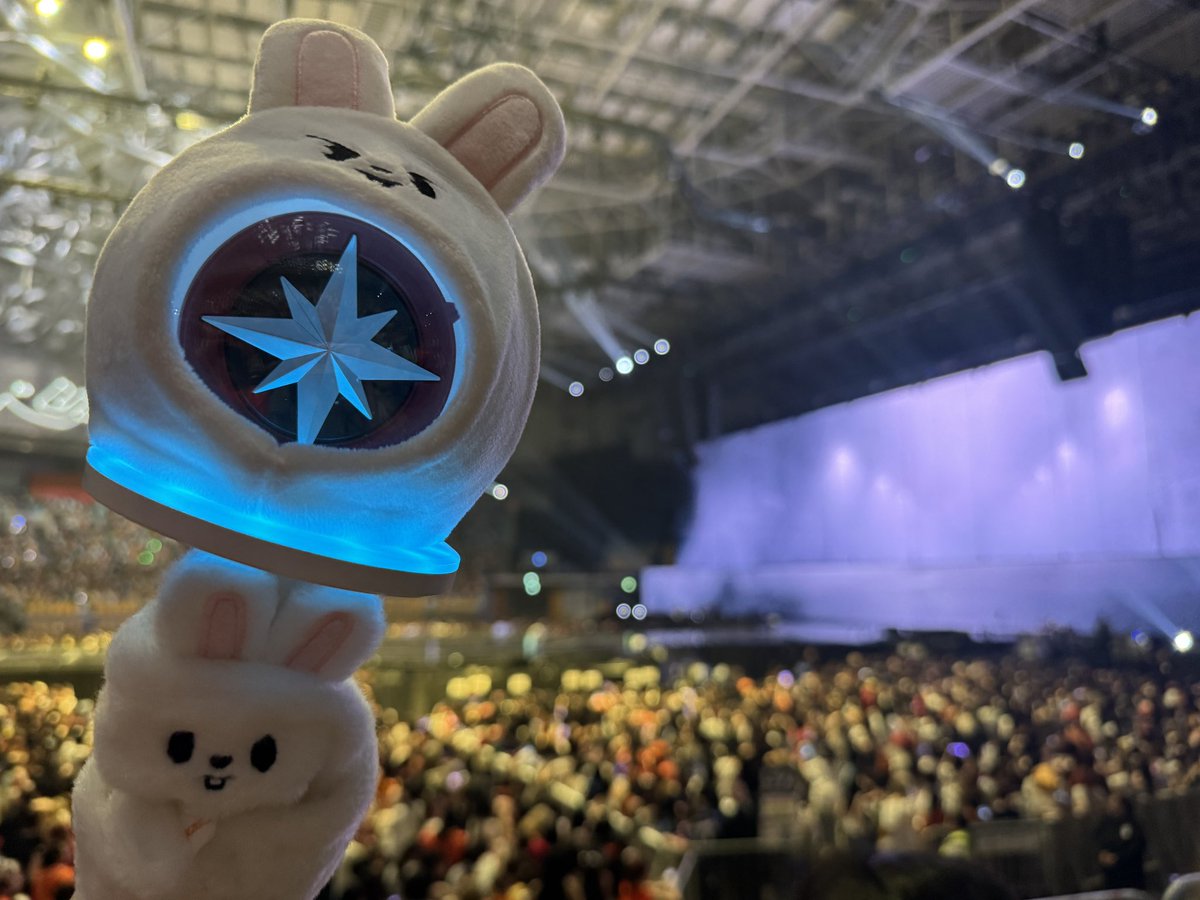 mngddng's tweet photo. 스트레이키즈 첫콘 완전 만족이요🫰🏻🫰🏻
내일은 또 얼마나 재밋을까 ㅎ ㅏ https://t.co/XOjkK4KCcG