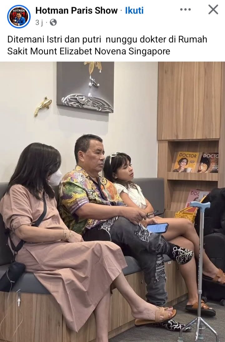 indepenSumatera's tweet photo. Saat di rujak ingat anak istri 
Saat happy-happy yang di ingat cuma aspri😉

Uda kek razman biawak itu awak tengok ketua satu ini 😀

Getar juga lutut hotman dirujak se-indo, sampai² berjalan pun gak bisa terpaksa naik kursi roda😀😀.

Yaudah lah tulang, sehat sehat ajalah  kau di seberang sana, kalo dah teduh isu keponakanmu  balek lah kesini. Rindu dengar bacotanmu