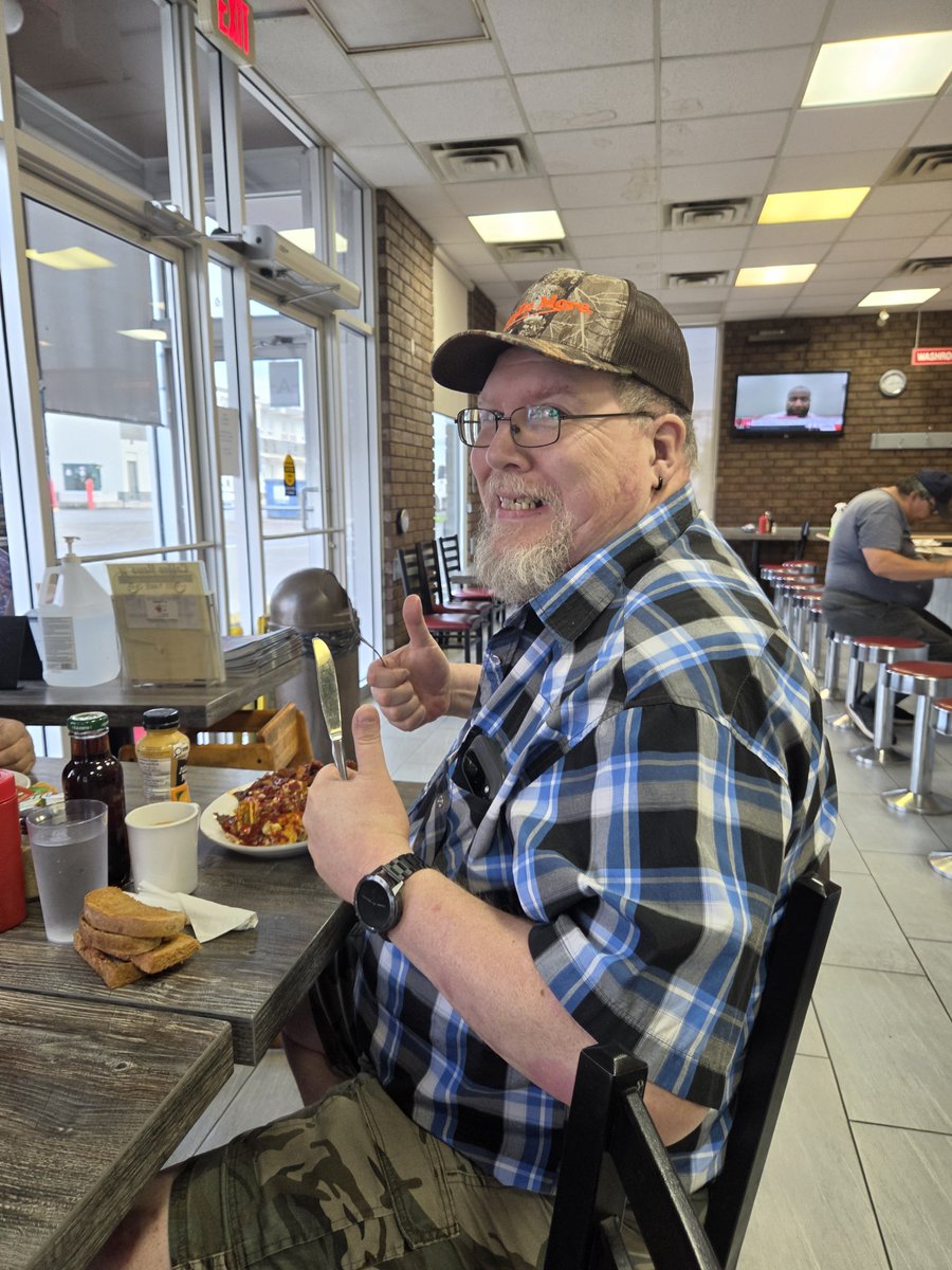 SterlingRo47345's tweet photo. ANOTHER FREEDOM WARRIORS GROUP BREAKFAST SATURDAY. AS ALWAYS, THE BOYS FROM THE ONTARIO CHAPTER WANNA GIVE A SHOUT OUT TO OUR BEAUTIFUL BELOVED ALBERTA PREZ AND REP, @KelliDPowers, AND SPECIAL THANKS TO THE JAVA HUT DINER, FOR THE HOSPITALITY...
#ConvoyAlumni 
#TeamFreedom ✌️😎 https://t.co/ltyixmHDoc