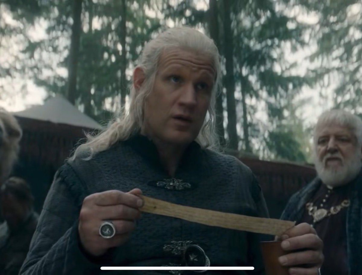 Utd_Valeria's tweet photo. Treated Rhaenyra's first three sons as his own, bethroted his daughters to Jace and Luke, beheaded Vaemond for insulting Rhaenyra and her kids, also the only one who tried to get revenge for Luke. You can accuse Daemon of a lot of things but cannot say that he never loved Jace and Luke. He raised and loved those boys!!!