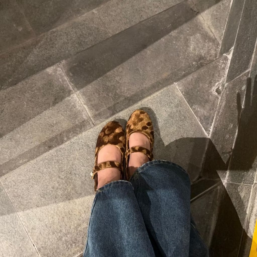 ahnmouza's tweet photo. Kalau Cinderella hidup di 2026, dia pasti nyari sepatu model gini🫠😭 https://t.co/AkuUIzH420