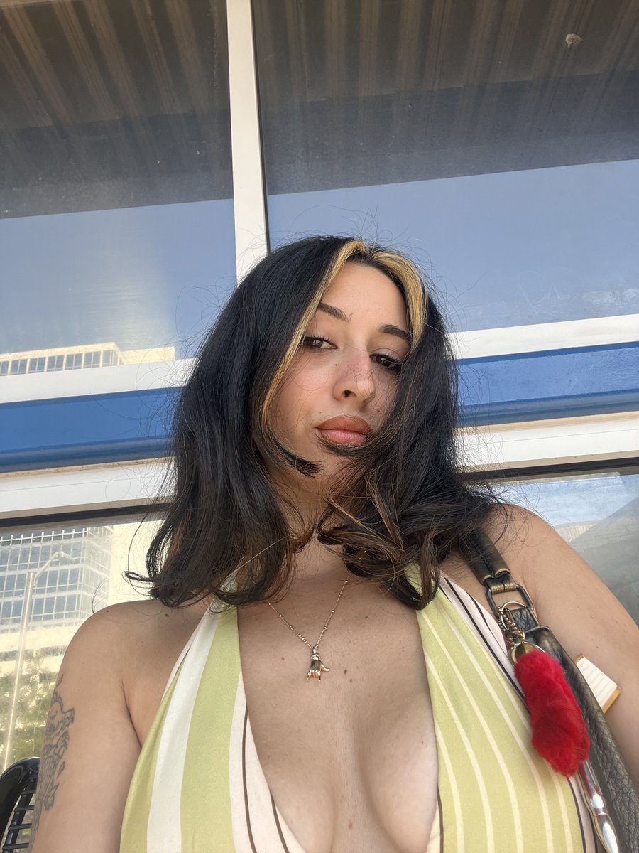🌞 𝐥𝐢𝐳𝐳𝐢𝐞 tweet media