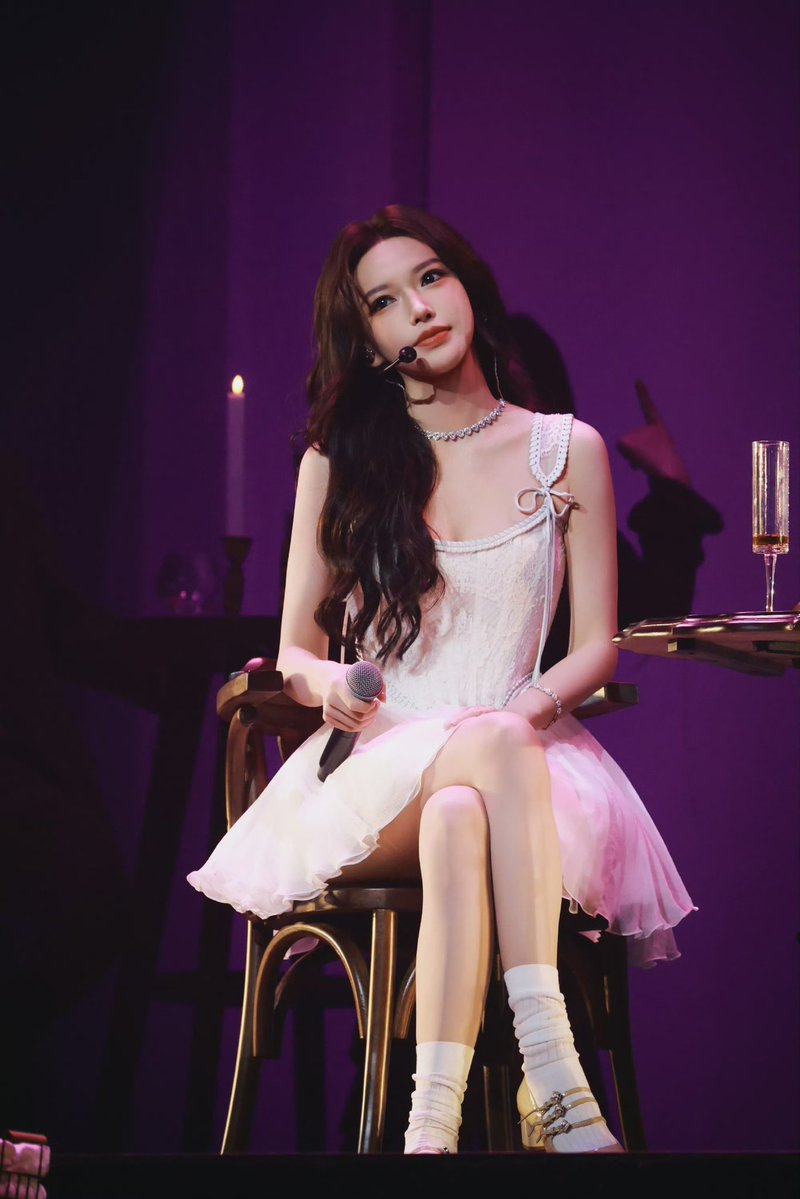 xiaoxiaomiii_'s tweet photo. #ChengXiao Team Weibo update 

Official photos of ChengXiao tonight at Luo Yunxi’s concert

#程潇 
#성소 https://t.co/YtIVUanGy8