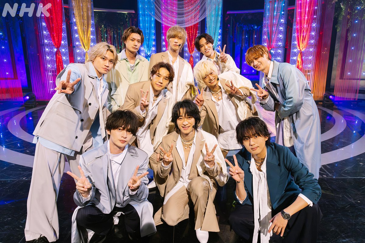 nhk_venue101's tweet photo. 📺#Venue101 NOW ON AIR✨

💋#KisMyFt2 &amp; #ABCZ  / Daybreaker 🪄

#エビキス がスペシャルコラボ⚡️

「Daybreaker」のパフォーマンスはここからすぐに見られます👇️
https://t.co/JPpwrzSOGo https://t.co/cAU5euwkOx