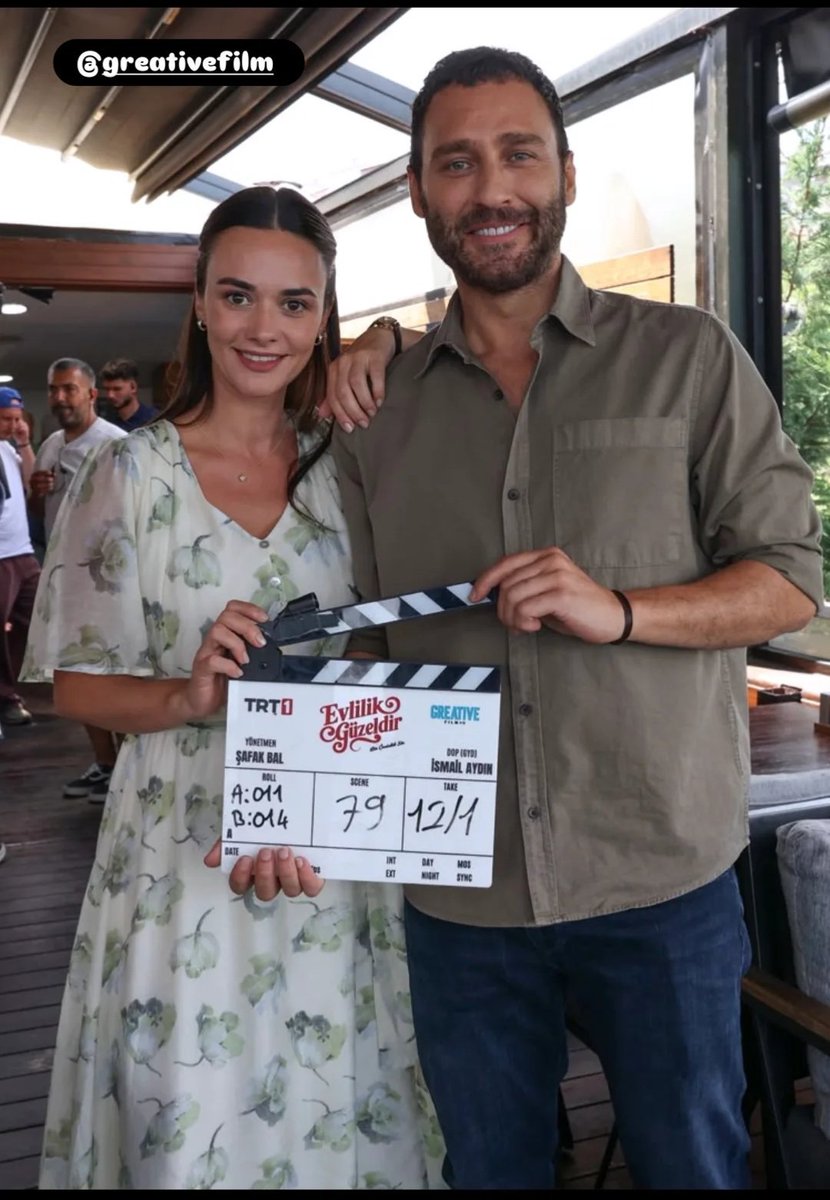 seckinozdemirfe's tweet photo. #SeçkinÖzdemir #New #EvlilikGüzeldir Dizisi Setinden #ZeyMur Çifti #MuratAkın @SeckinOzdemir 💜😀💙 https://t.co/KkT9914DZC