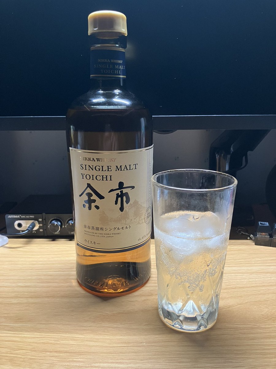 yuki09888554's tweet photo. 自分への誕生日プレゼント✨
酒棚溢れたのでしばらくお酒買うのは控えよう… https://t.co/3nNMEoAI7c