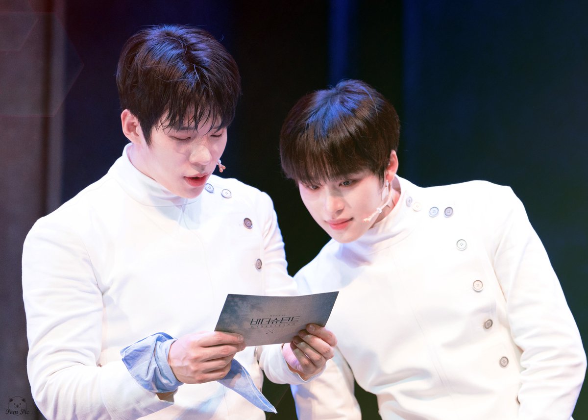 Pom_Pic's tweet photo. 2026.07.25.   
#비더슈탄트 낮공 첫공 무대인사   
#황순종 배우님 매그너스 볼커  
#강병훈 배우님 아벨 루터

"펜싱의 어원이 뭔지 알아?
지키다, 라는 뜻이야." https://t.co/MN8kztUwBb