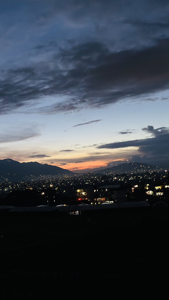 himal8808's tweet photo. काठमाण्डौ शहर हेर्दा लाग्छ रहर🇳🇵 https://t.co/injuWSFUgh