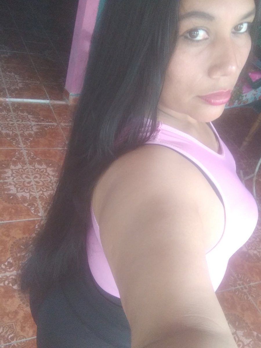 dianapache12's tweet photo. Tengo ganas 🔥🔥
#ViernesCogelón #EsposaPutísima #casada #putiesposá #esposaputitaenlencería https://t.co/snTjt70nI2