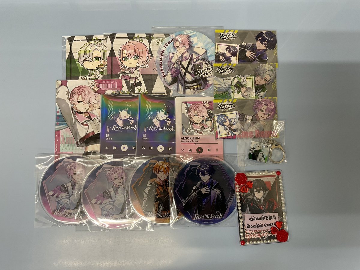 acchicchi632514's tweet photo. 求）画像１枚目、２枚目
譲）画像３枚目以降

郵送、または🎲大阪 LIVE(8/15、16)手渡し

#クロノヴァグッズ交換
#クロノヴァグッズ買取
#いれいすグッズ交換 https://t.co/ViikacYAAK