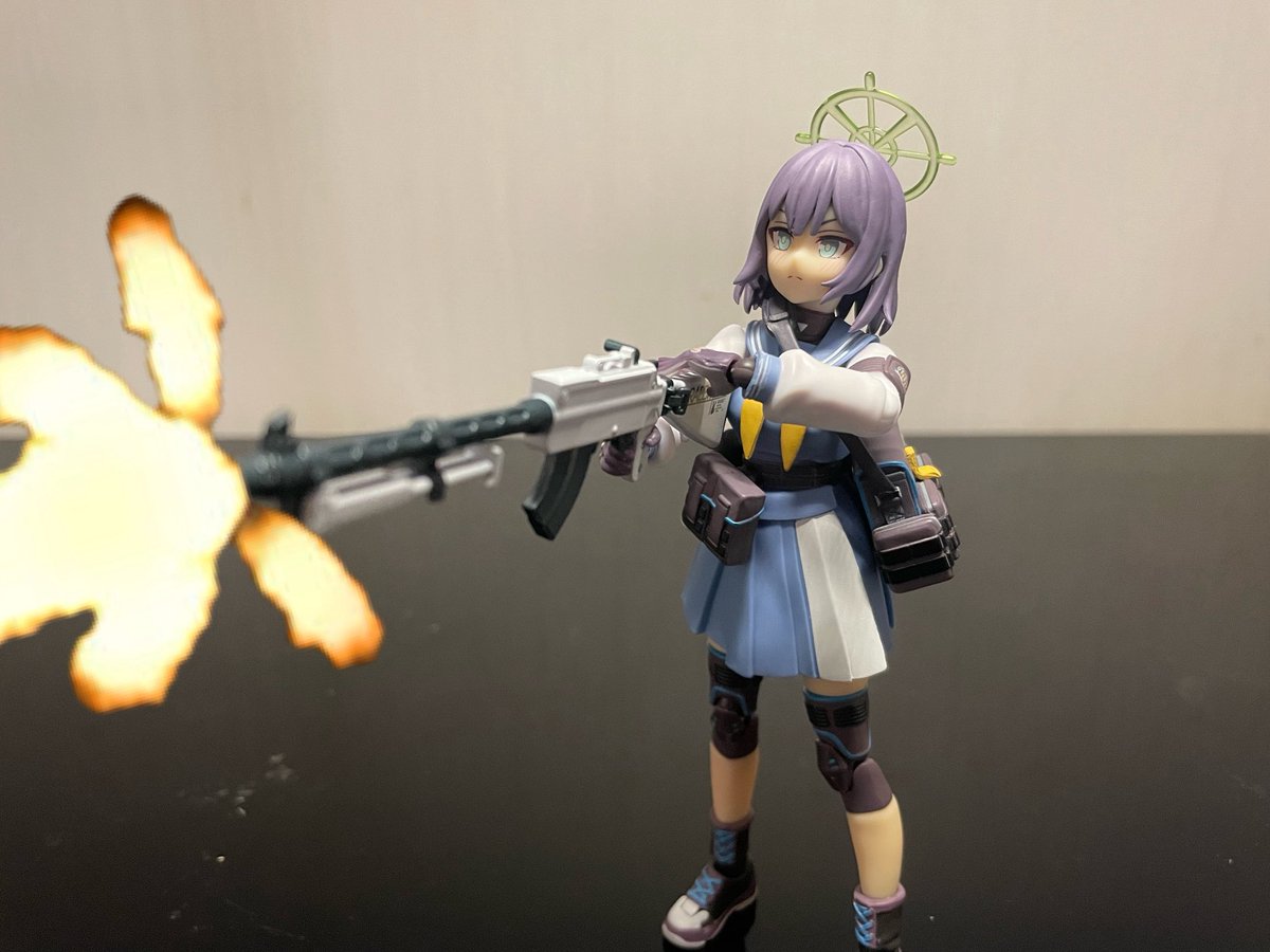 tuvpg's tweet photo. #深夜の小武器庫部
#リトルアーモリーを装備
#toyphotography

お題『トリガーハッピー』 https://t.co/k2ttaHqG2A