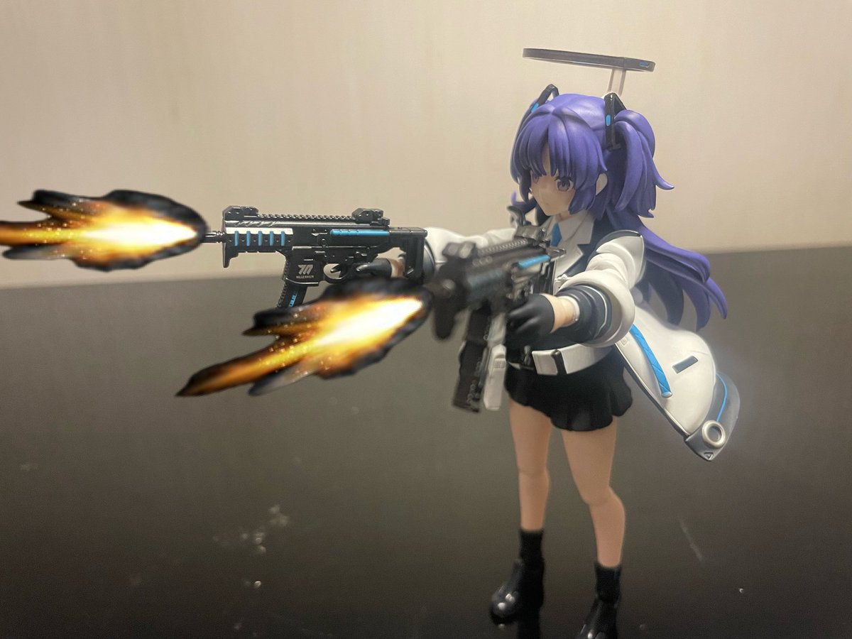 tuvpg's tweet photo. #深夜の小武器庫部
#リトルアーモリーを装備
#toyphotography

お題『トリガーハッピー』 https://t.co/k2ttaHqG2A