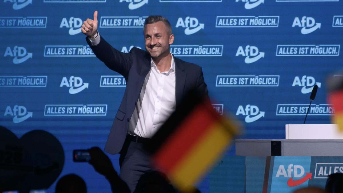 herbstzeit2018's tweet photo. Freund des Spitzenkandidaten #LSA #AFD #UllrichSiegmund https://t.co/HVpco7ja8T