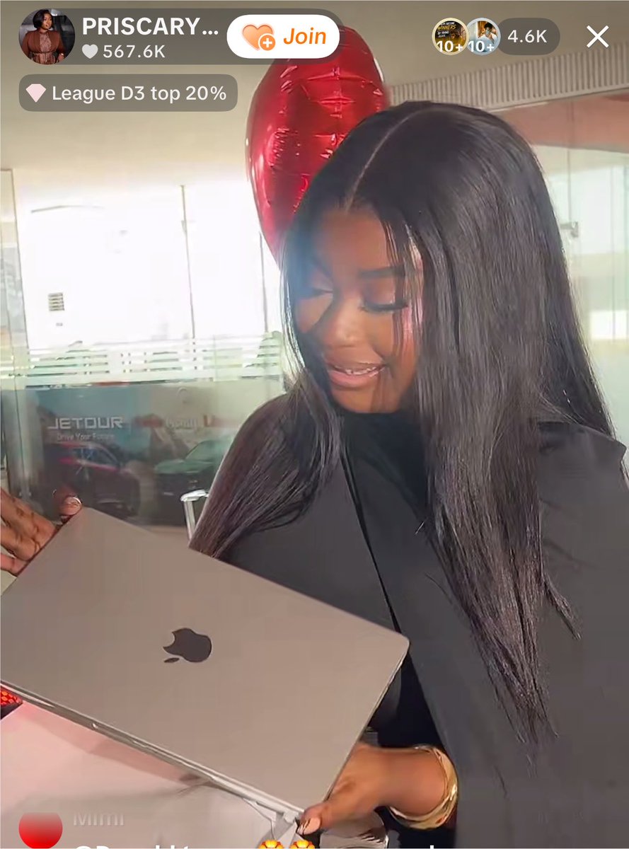 OppongRenelle's tweet photo. Priscary has just received an amazing  package:

 🚗 A Brand New Car
 ⛽ 5,000 GHS Fuel Voucher
 📸 A Camera
 💻 A Brand New MacBook Pro
 💰 100,000 GHS Cash

Scarlets na Odogwu fanbase!

PRISCARY GIFTING DAY 
SCARLETS CROWN PRISCARY
#PrincillaPriscary 
#ScarletsAdorePriscary https://t.co/aWKAeXTltC