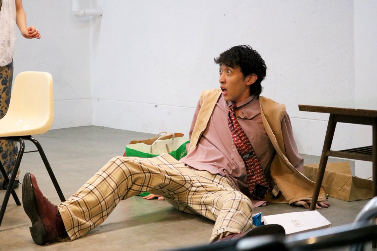 windmaker1994's tweet photo. 🎉 続報 | 初日終演 🎉
いちご一族『#おハムレット』
公演初日でした！

満席の会場で笑いやら拍手やら、
かなり温かい幕開けでした🙌
ご来場ありがとうございました！

演出してますが、
なんか照明もやってます💡

明日で終わり！残席もうないよ🍓💨
↓ ご予約はこちら ↓
https://t.co/2Cz1zqLWjv https://t.co/ucYxK2hrQm