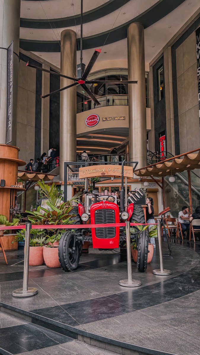reddevilsuku's tweet photo. Had a good saturday spending time in cubbon park with family then lunch at paragon, icecream at milano and hal visit for my kid. He loved HAL museum. https://t.co/OHN7Ky2QAU