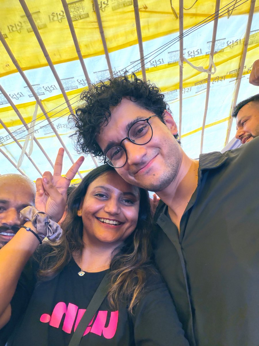 whattalawyer's tweet photo. Cockroach is back! ✊🏽🫂

@SauravDassss https://t.co/4HA1121bUx