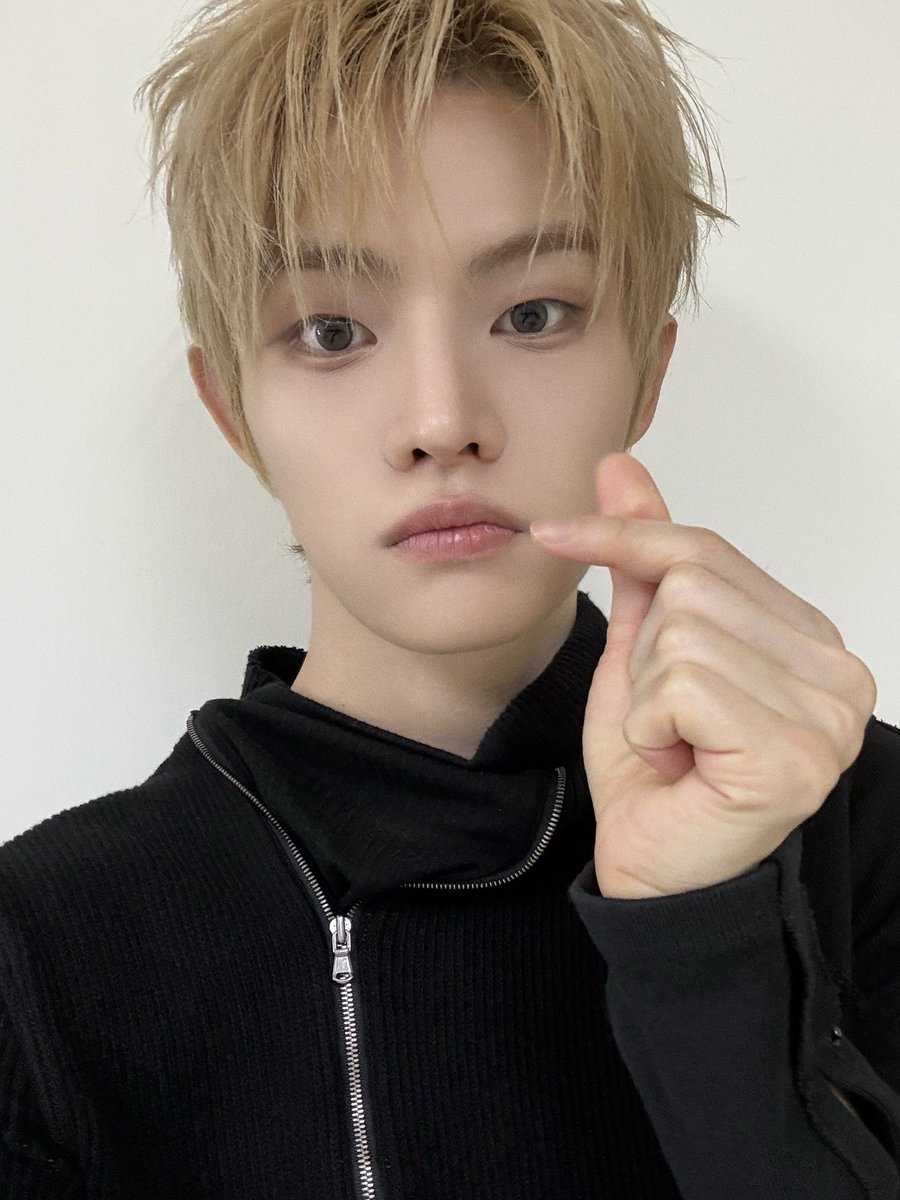 CYE_MEMBERS7's tweet photo. ACON 너무 즐거웠어요 반갑게 맞이해주고 함께 즐겨주셔서 감사합니다 클로저!!
또 찾아올게요 사랑해요❤️❤️

#전민욱 #JEONMINWOOK 
#CLOSEYOUREYES #클로즈유어아이즈
#CYE #클유아 https://t.co/CXL3JxM1H5