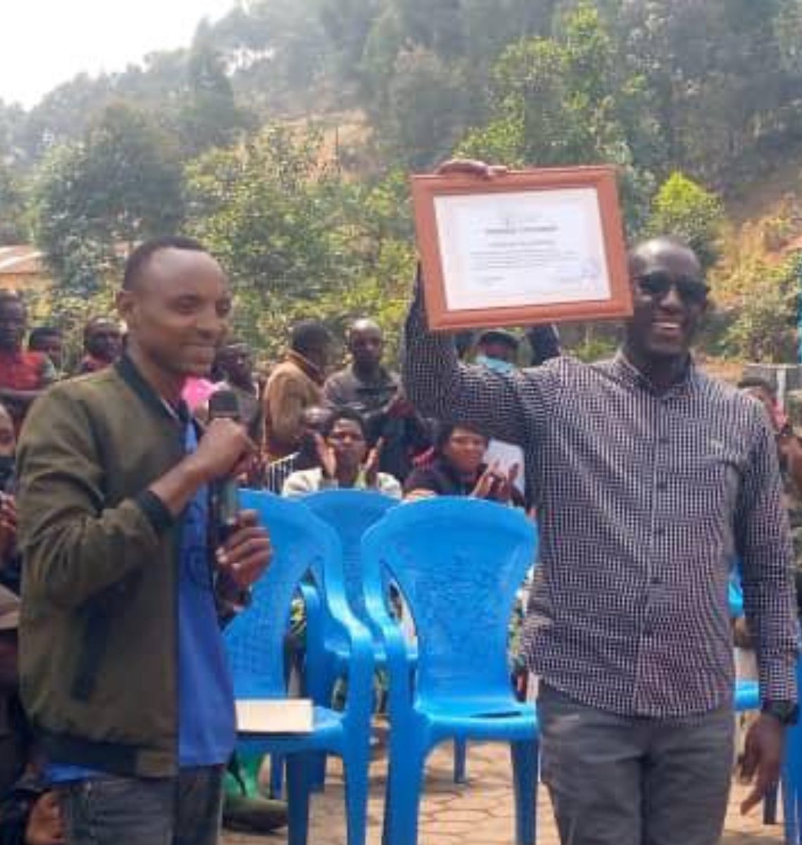 RubavuDistrict's tweet photo. @JohnBo_N @RwandaLocalGov @RwandaWest @IgnaceKabano @promulindwa @Deonzabo2 Hashimiwe kandi imirenge yabaye  indashyikirwa mu bikorwa by'umuganda w'umwaka ushize wa 2025-2026 n'umuturage wabashije kurangiza kwishyura ubwisungane mu kwivuza bw'uyu mwaka wa 2026-2027. https://t.co/jewJh9vjnN