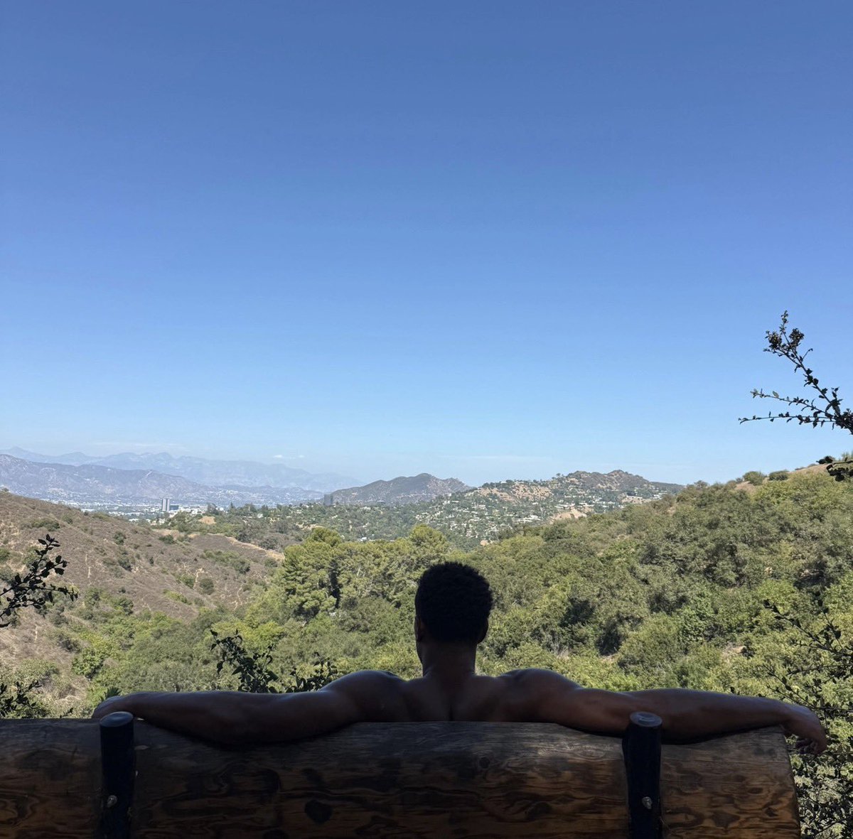 bellingkham's tweet photo. Proof of life. https://t.co/lstVtOghG5