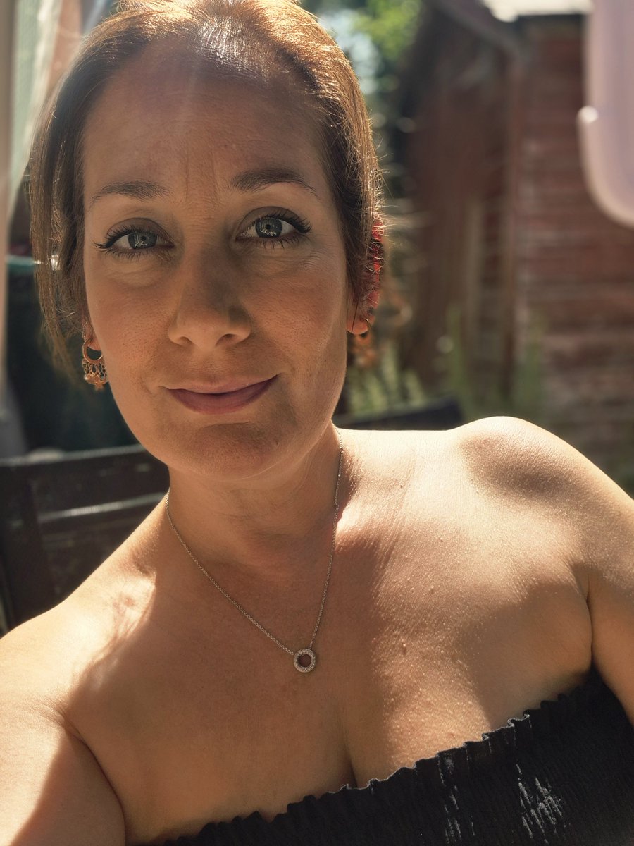 sarah_LL4's tweet photo. #makingthemostofsummer #NewProfilePic https://t.co/sYogCk12Qe