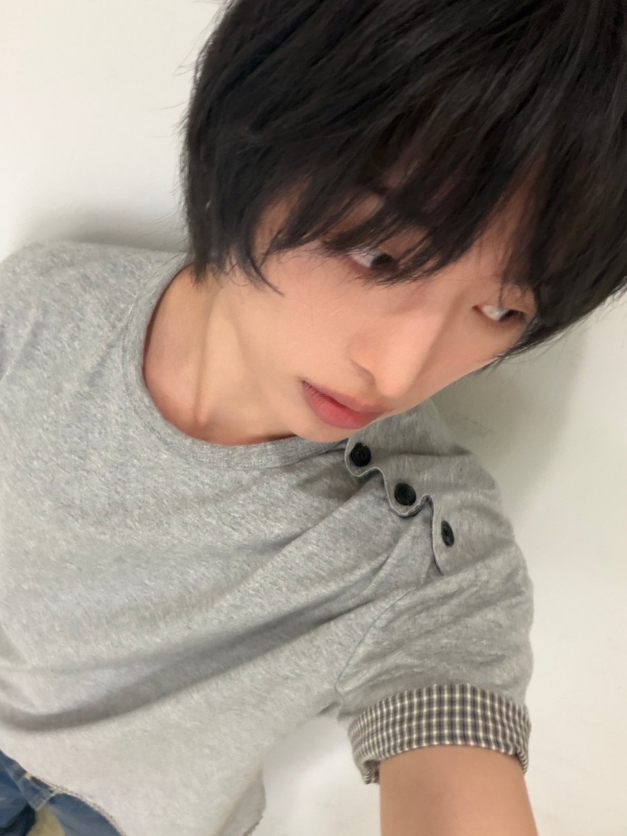 roong626's tweet photo. 띠용띠용 잘 자 🛏️💤 https://t.co/IWm5bZ9zKw