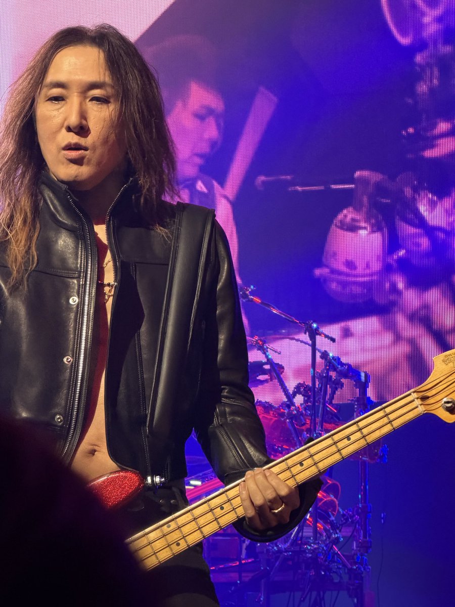 lunaseacopy's tweet photo. LUNA SEA松戸Day1。幸せなオーラに満ちた素晴らしいライブ✨パフォーマンスは熱を帯びながらもタイトで、歌声も戻っていて感動。明日も🔥🔥 #LUNAPIC https://t.co/0jmzOe0FTe