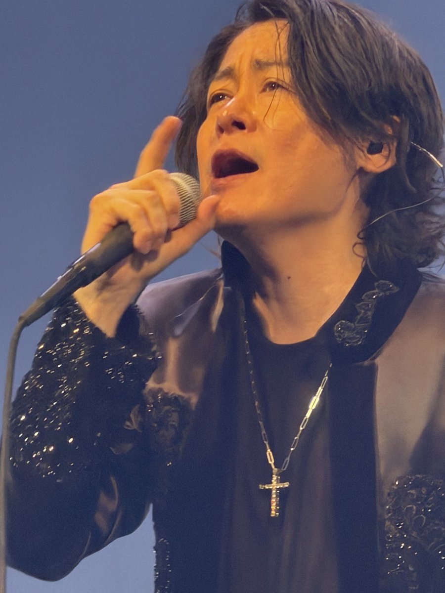 lunaseacopy's tweet photo. LUNA SEA松戸Day1。幸せなオーラに満ちた素晴らしいライブ✨パフォーマンスは熱を帯びながらもタイトで、歌声も戻っていて感動。明日も🔥🔥 #LUNAPIC https://t.co/0jmzOe0FTe