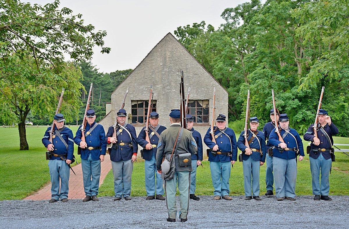 liny67th's tweet photo. COUNTERMARCH!!! (5 Years Ago) 25 July 2021: Monthly Meeting & Drill at the Grange

From our website, "Fortunately, the night's rain ended giving us only gray and even cool skies for our July meeting. We took full advantage of the climate and conducted almost 90 minutes of drill. Now that we have several genuine events lined up for the Autumn, including our Grange event in October, we will finally put our knowledge to use. Special thanks to Pvt. Dilse Smith (Rob Pellegrino) in providing most of the photography."

https://t.co/mnKnOZSvVm