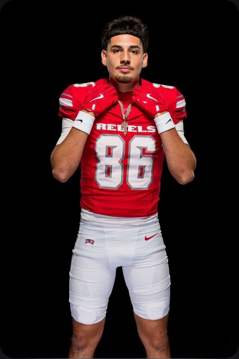 DTitonePerez6's tweet photo. Hard Work, Discipline, and Perseverance turn goals into reality!
#unlvfootball #lasvegas #rebelfamily #danmullenera #Rebel4Life https://t.co/Ml2V2qKP3O